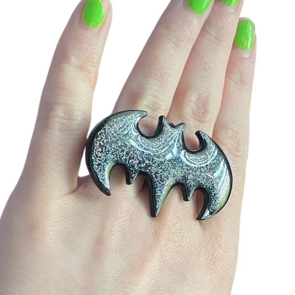 DC Comics Officially Licensed Sparkly Batman Two Finger Ring‎ Statement Jewelry - Picture 1 of 7